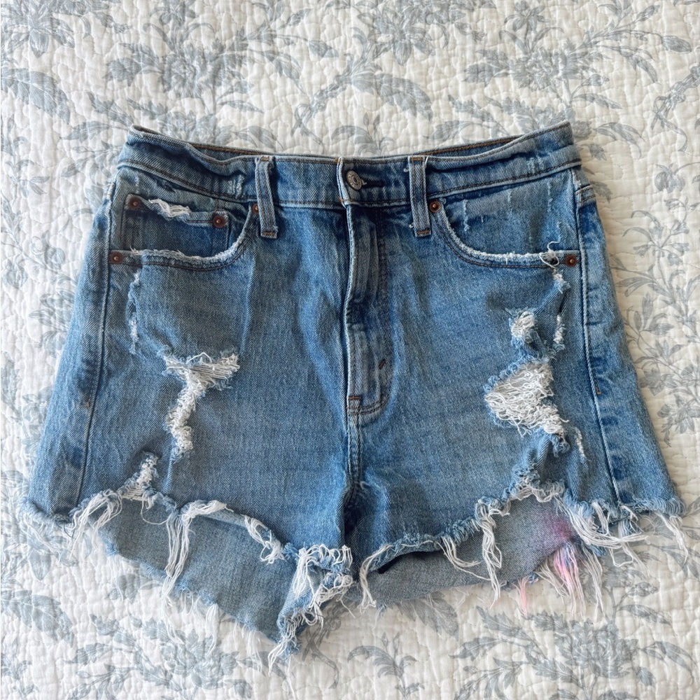 Abercrombie High Rise Mom Short — size 29